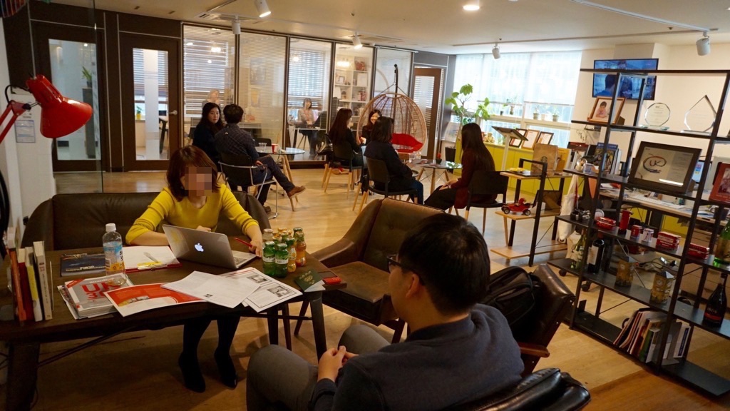 세미나 시작 전부터 많은 분들이 와 주셨어요.